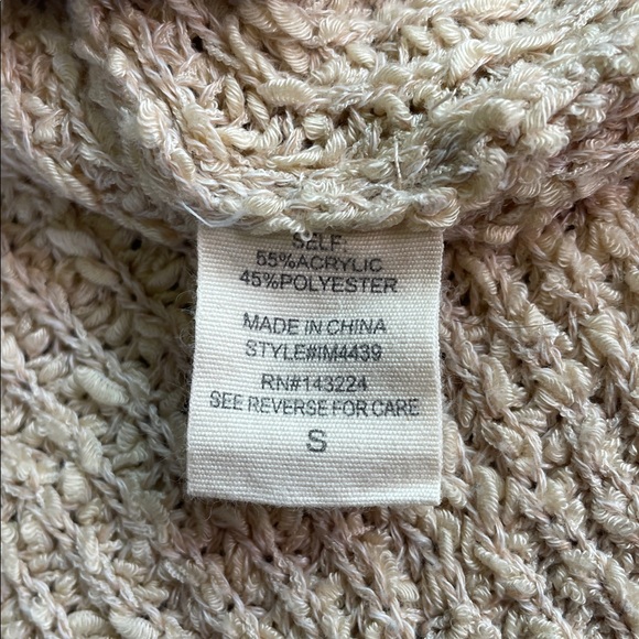 ILLA ILLA Oversized Oatmeal Textured V-Neck Cropped Sweater | Small - Picture 7 of 10